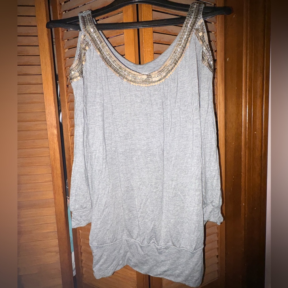 Cache bling cold shoulder.